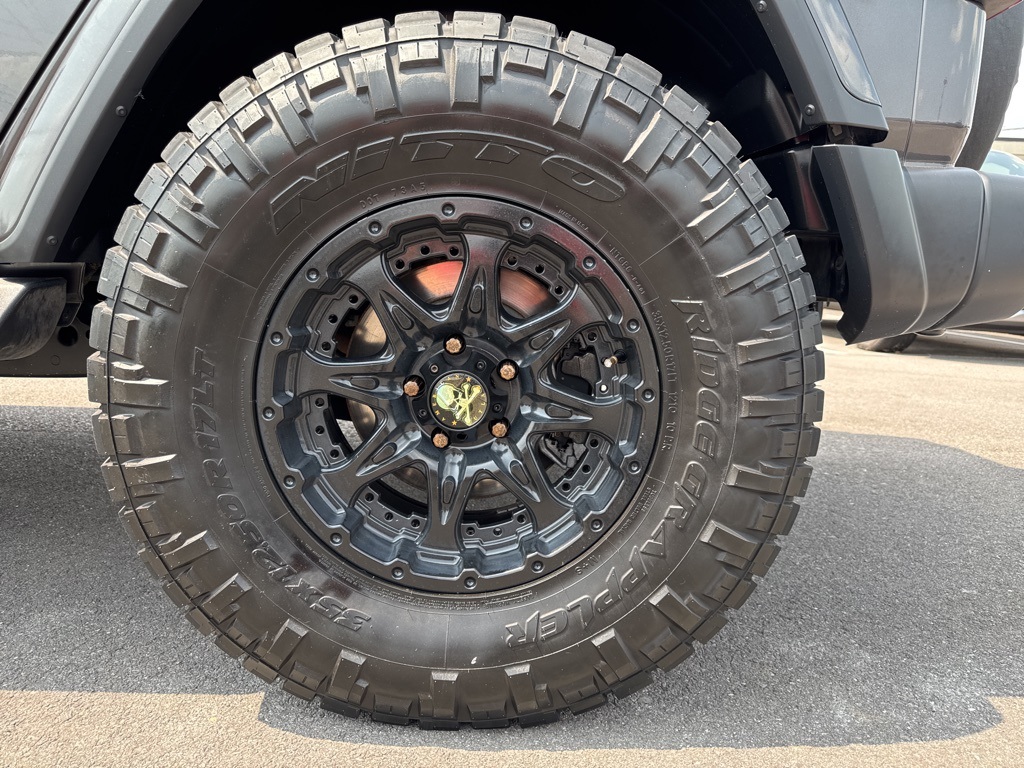 2018 Jeep Wrangler Unlimited Sahara photo 13
