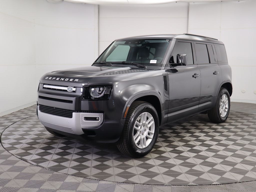 2025 Land Rover Defender S's photo