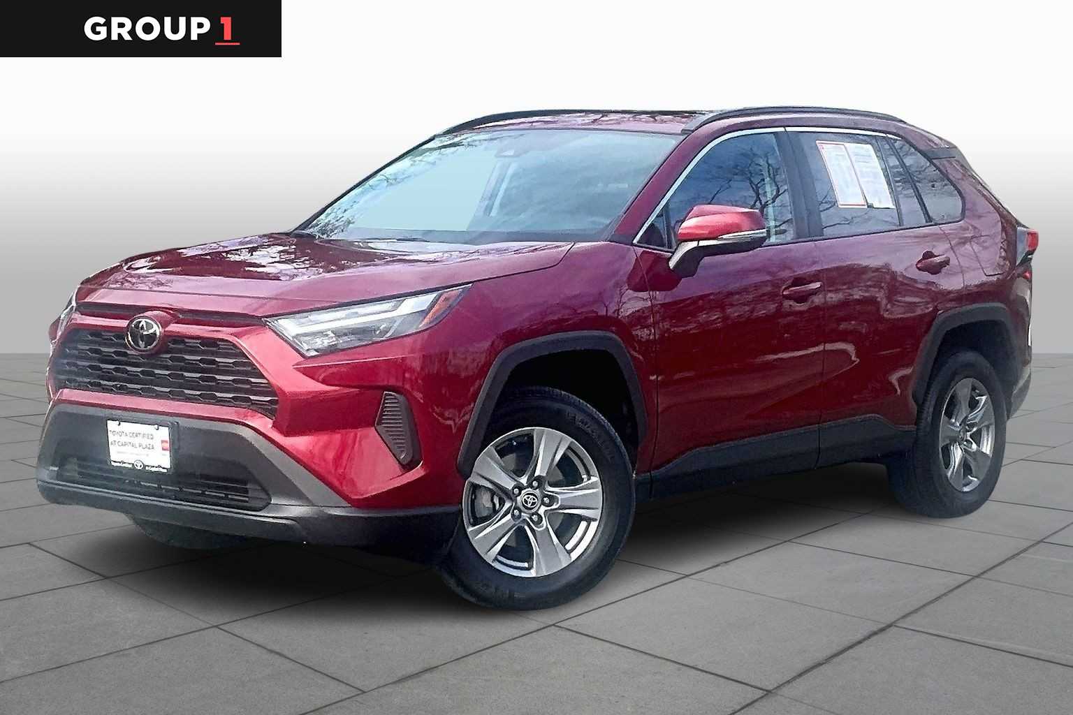 2024 Toyota RAV4 XLE's photo