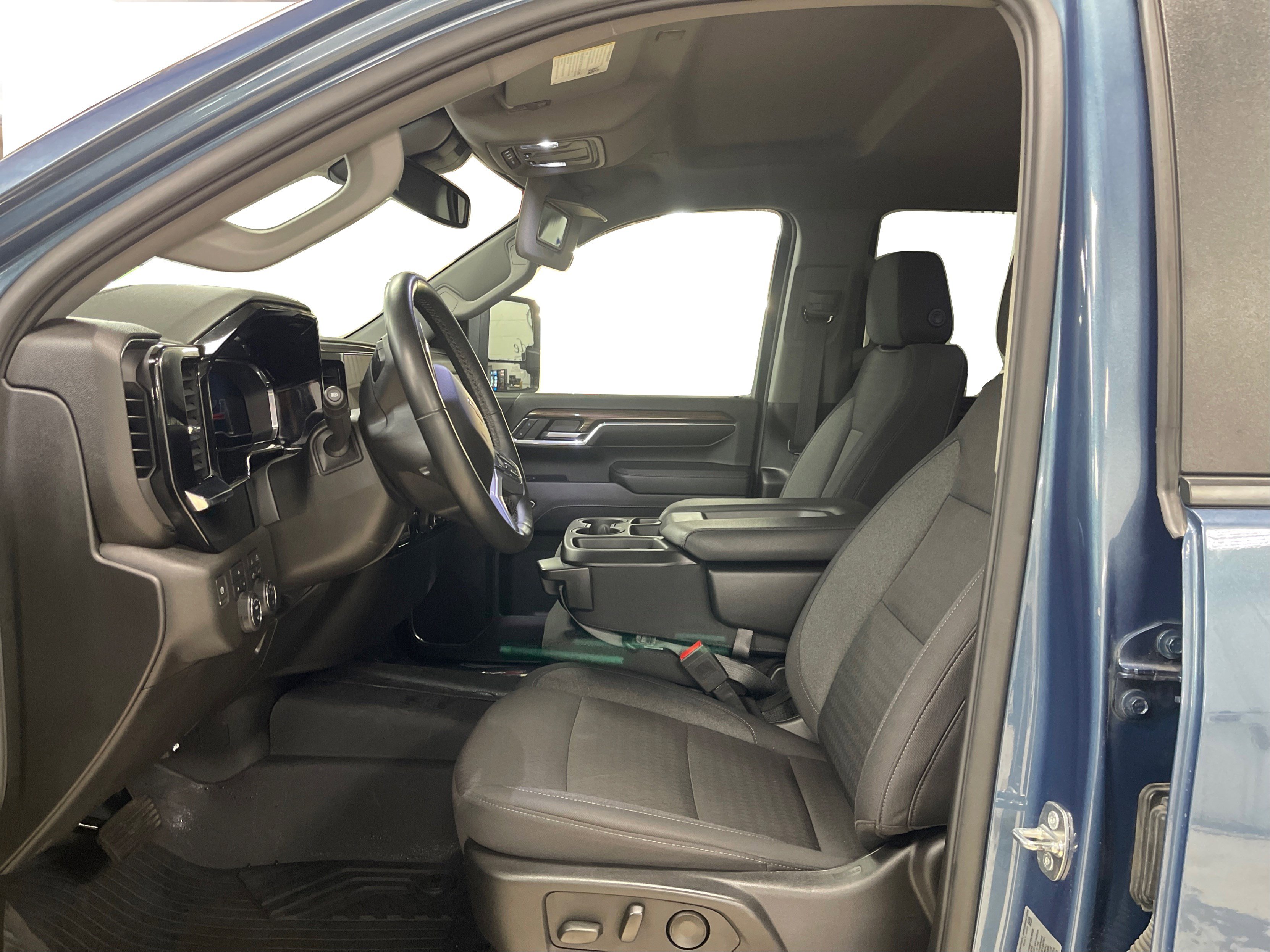 2024 Chevrolet Silverado 3500HD LT photo 20