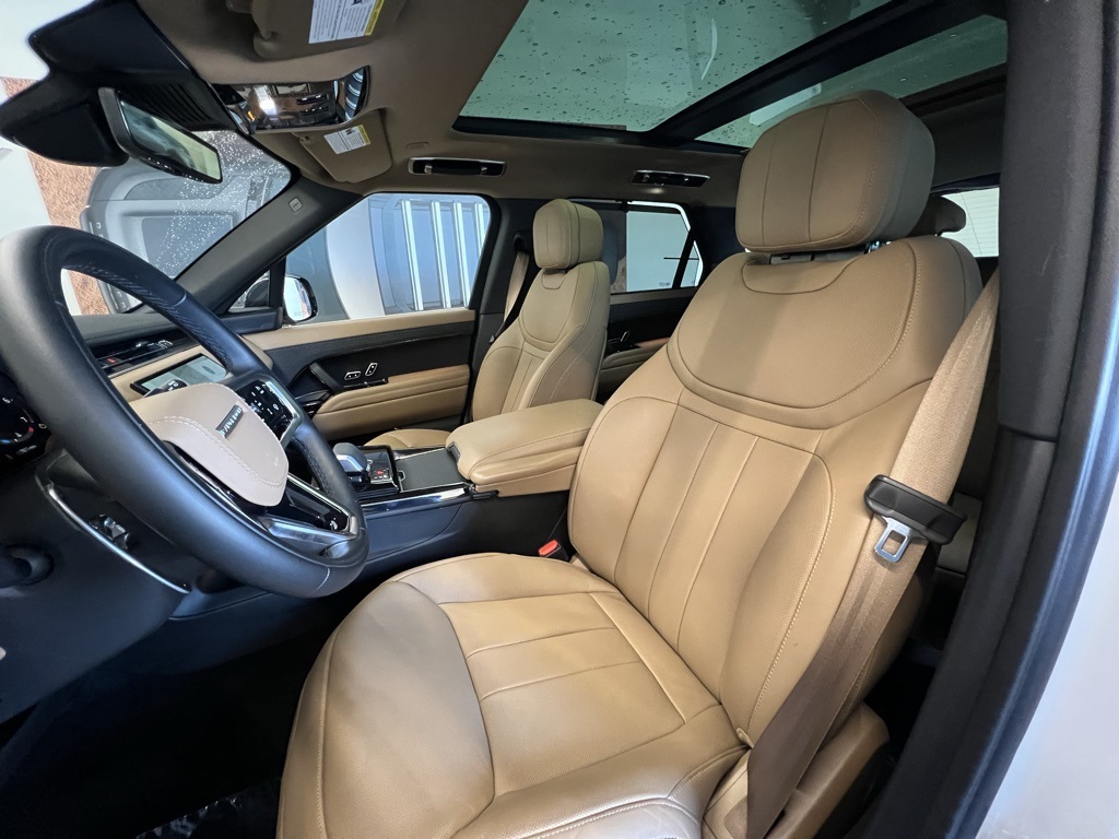 2025 Land Rover Range Rover Sport SE photo 18