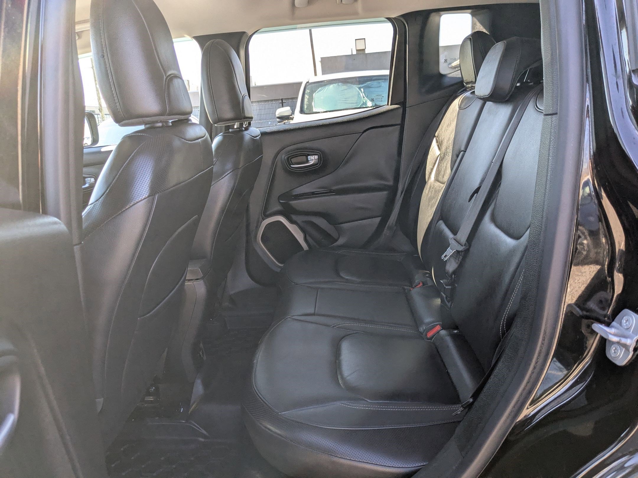 2016 Jeep Renegade Limited photo 17