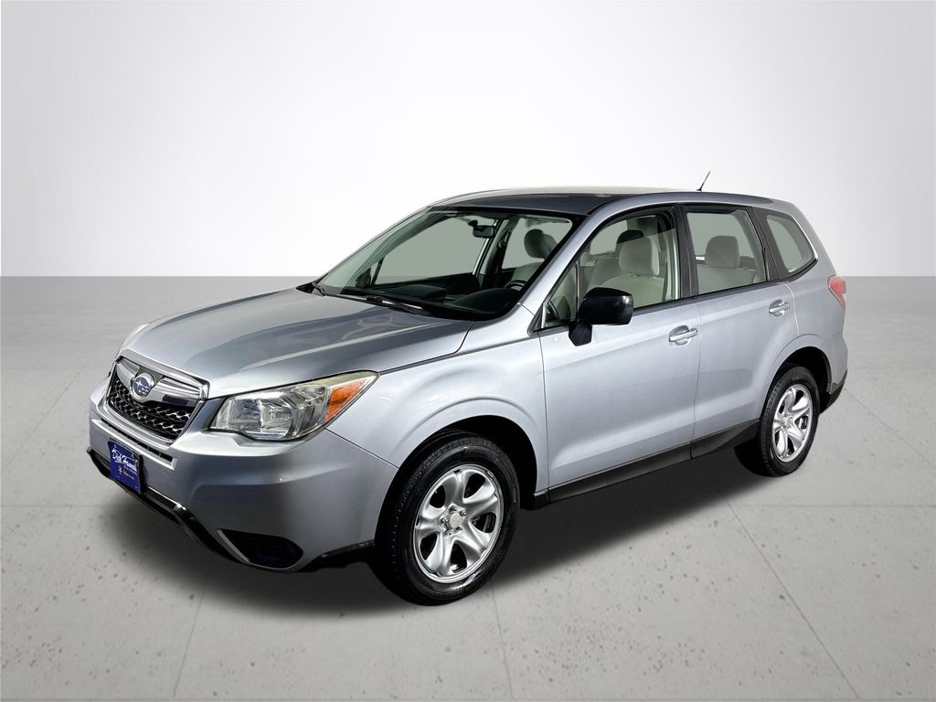 2014 Subaru Forester 2.5i photo 2