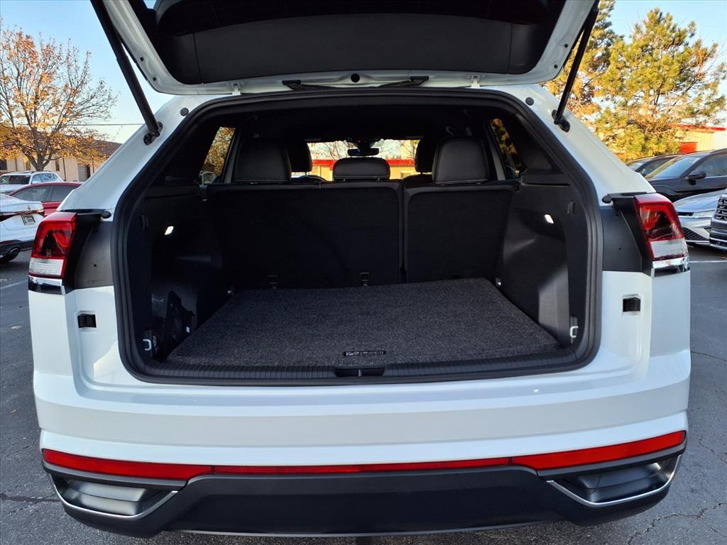 2024 Volkswagen Atlas Cross Sport SE photo 4