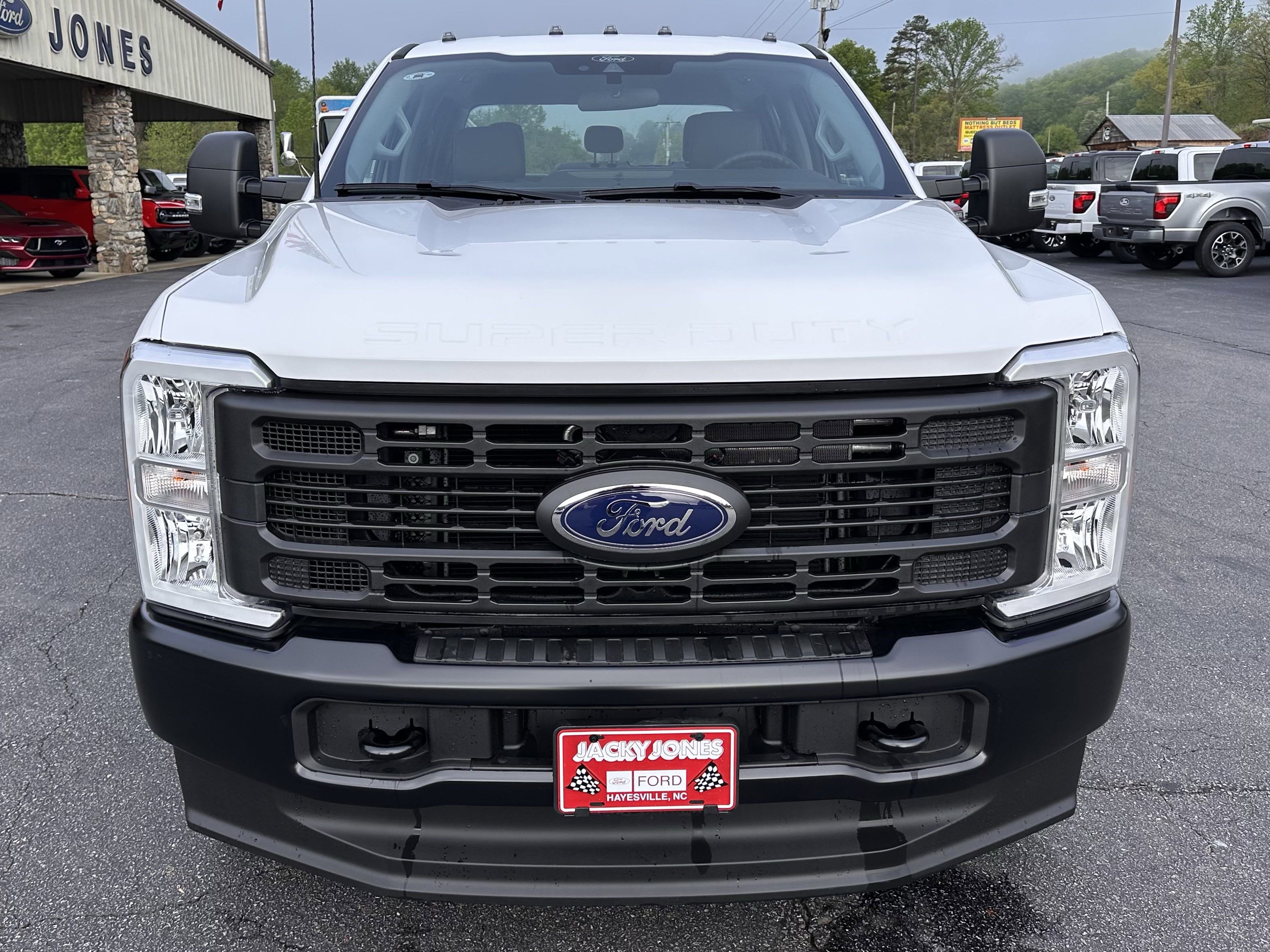 2025 Ford F-350 XL photo 2