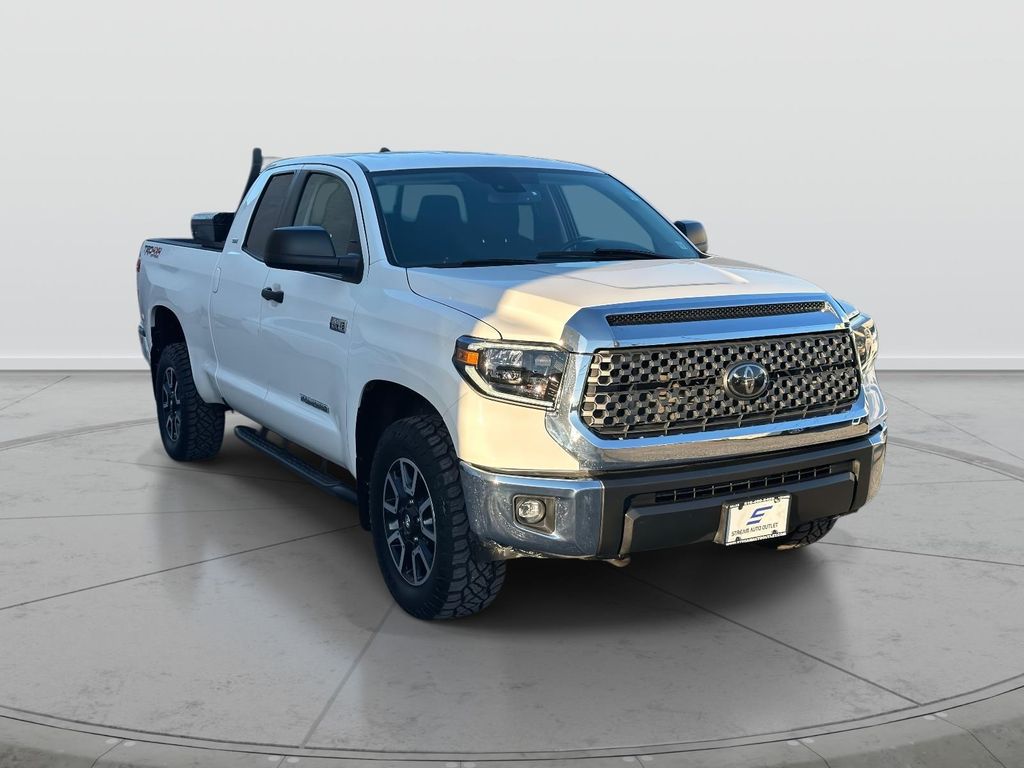 2020 Toyota Tundra SR5's photo