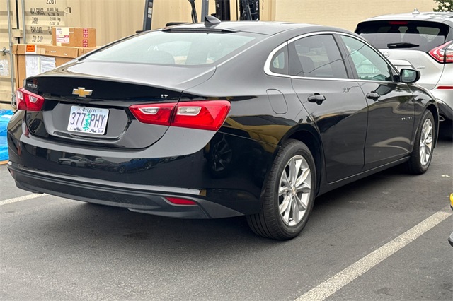 2023 Chevrolet Malibu 1LT photo 2