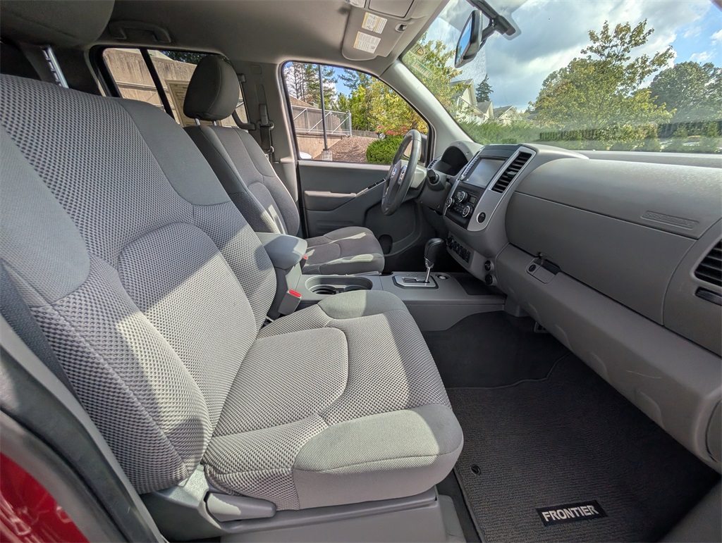 2021 Nissan Frontier SV photo 2