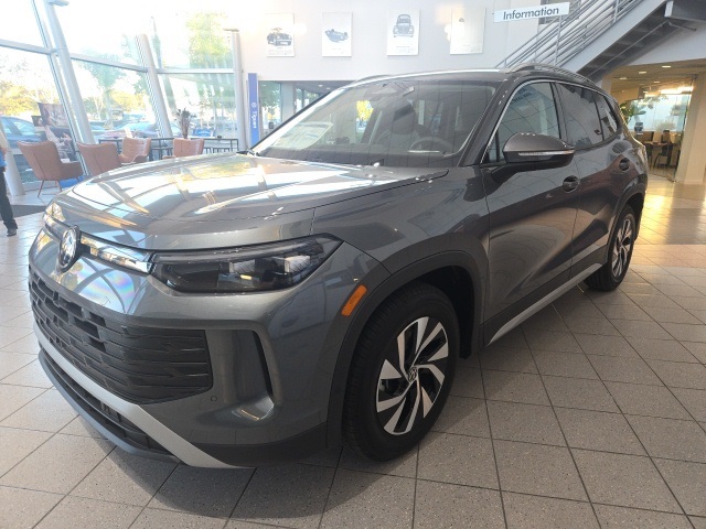 2026 Volkswagen Tiguan S photo 3