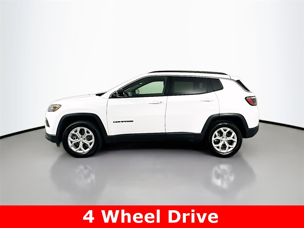 2024 Jeep Compass Latitude photo 6