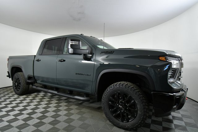 2026 Chevrolet Silverado 2500HD LTZ photo 4