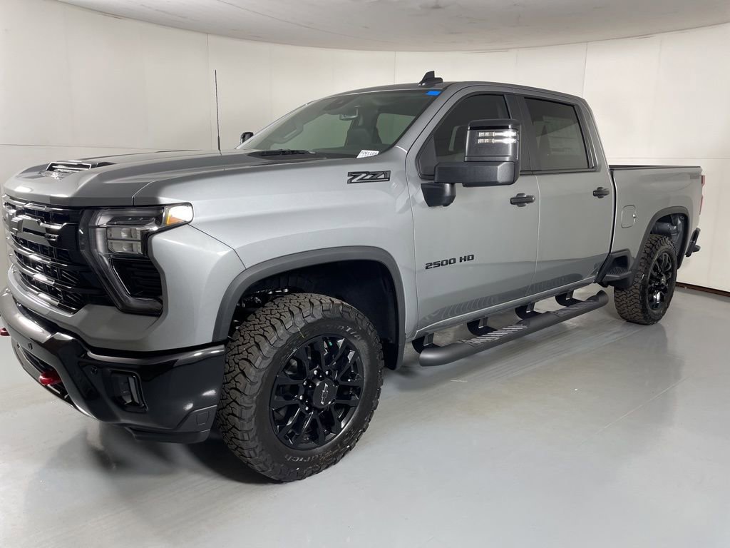 2026 Chevrolet Silverado 2500HD LT photo 4