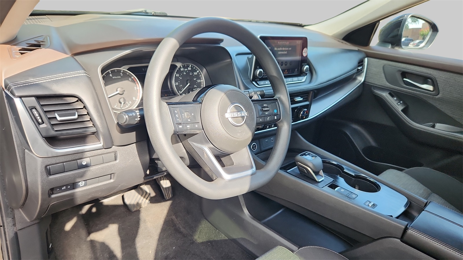 2023 Nissan Rogue SV photo 7