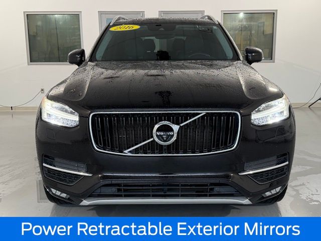 2016 Volvo XC90 T6 Momentum photo 8
