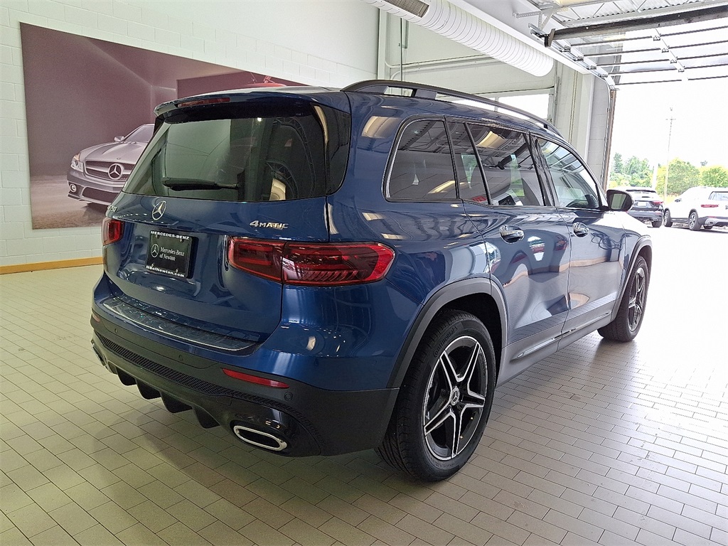 2026 Mercedes Benz GLB 250 4MATIC photo 3