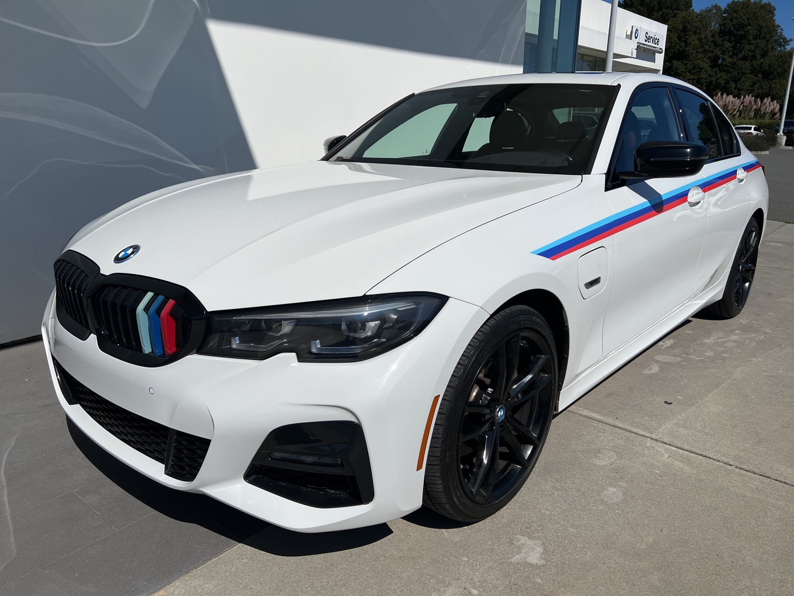 2022 Bmw 330e 3-Series photo 2