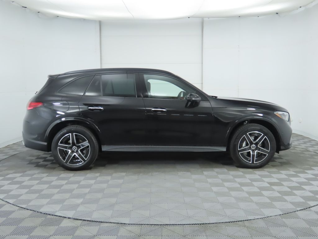 2026 Mercedes Benz GLC 300 4MATIC photo 3