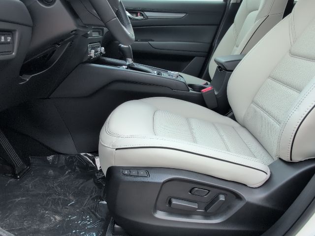 2025 Mazda CX-5 2.5 S Preferred photo 11