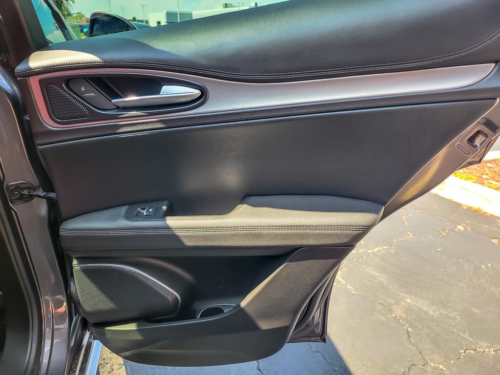 2022 Alfa Romeo Stelvio Ti Sport photo 18