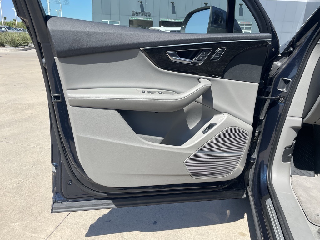 2023 Audi Q7 55 Premium Plus photo 14