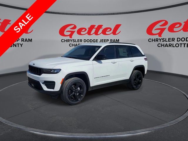 2025 Jeep Grand Cherokee Altitude photo 4