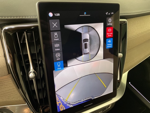 2026 Volvo XC90 AWD Plus photo 29