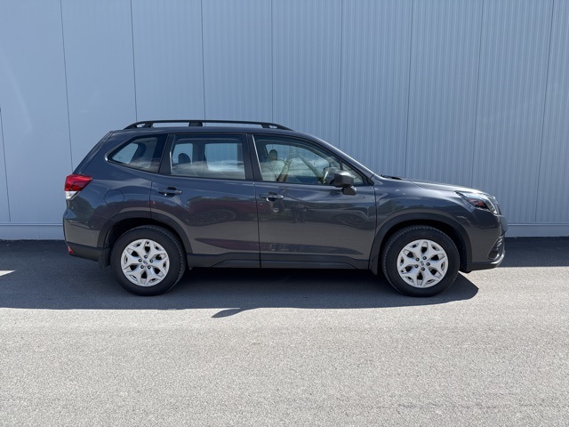2022 Subaru Forester Base photo 10