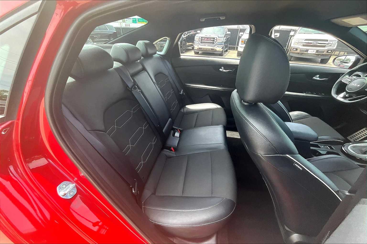 2024 Kia Forte GT-Line photo 19