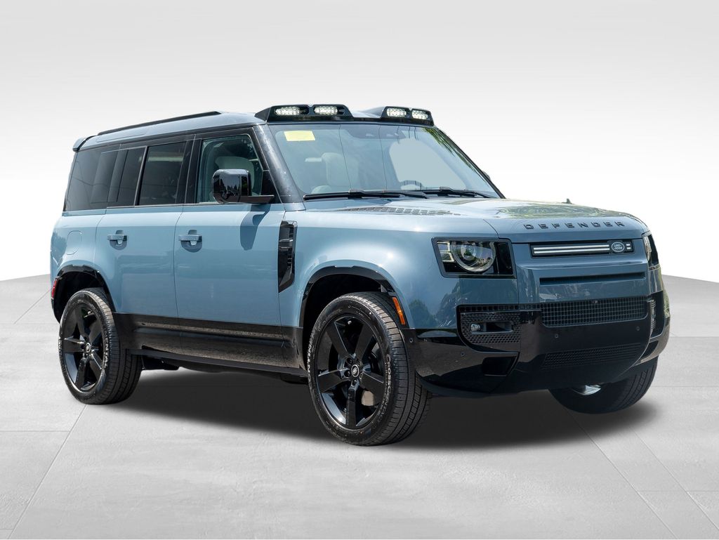 2025 Land Rover Defender 110 X-Dynamic SE photo 3