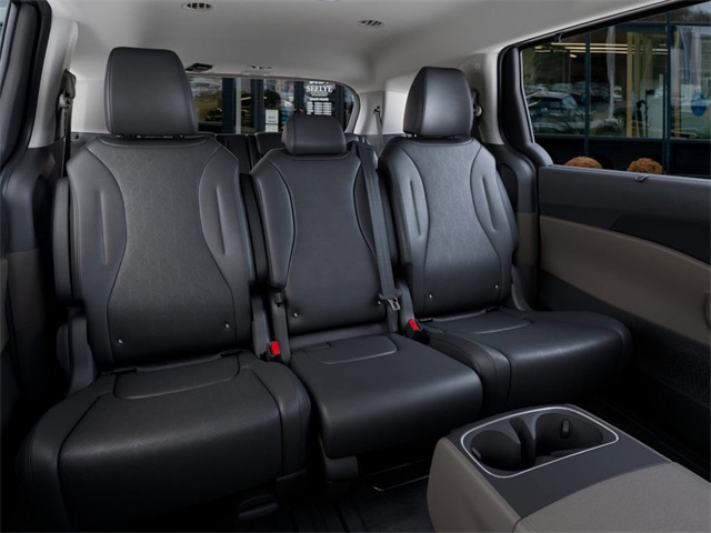 2026 Kia Carnival EX photo 14