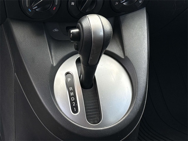 2012 Mazda Mazda2 Sport photo 20