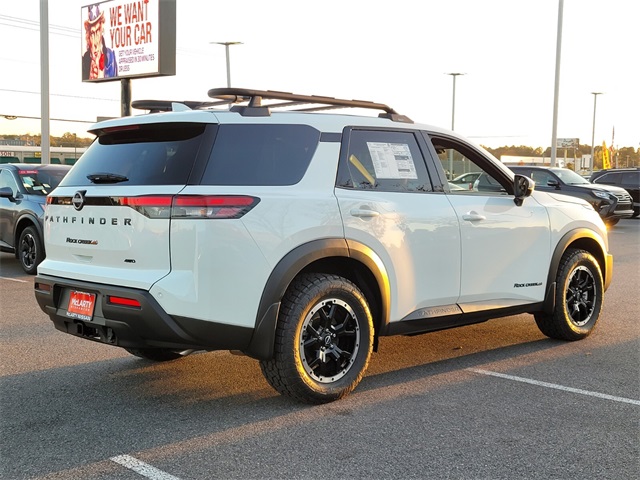 2025 Nissan Pathfinder Rock Creek photo 3
