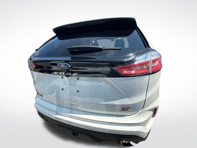 2021 Ford Edge ST photo 4