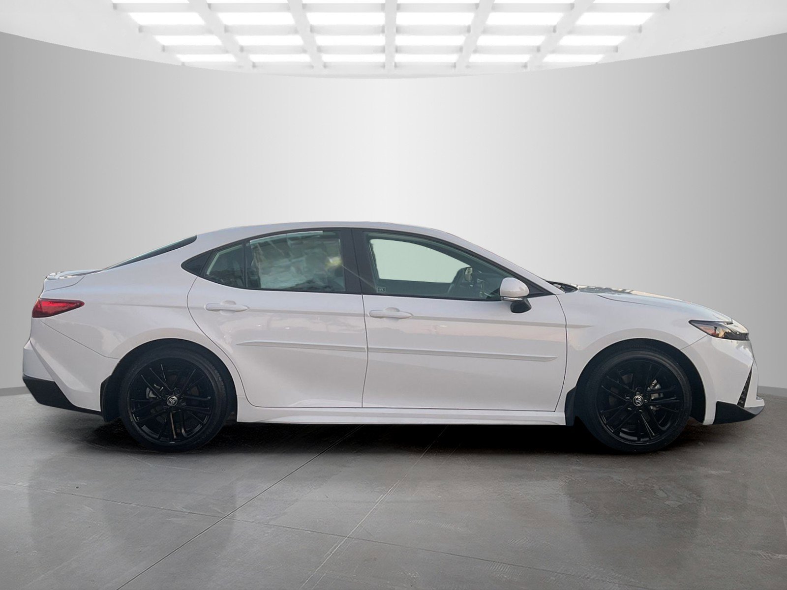 2025 Toyota Camry SE photo 2