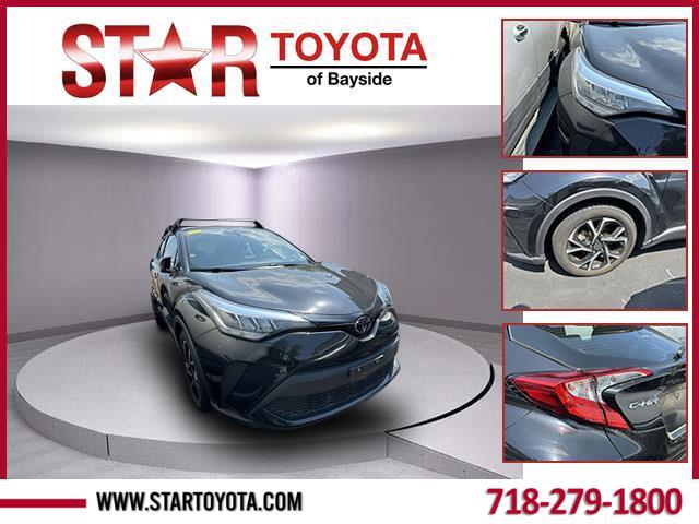 2022 Toyota C-HR XLE's photo