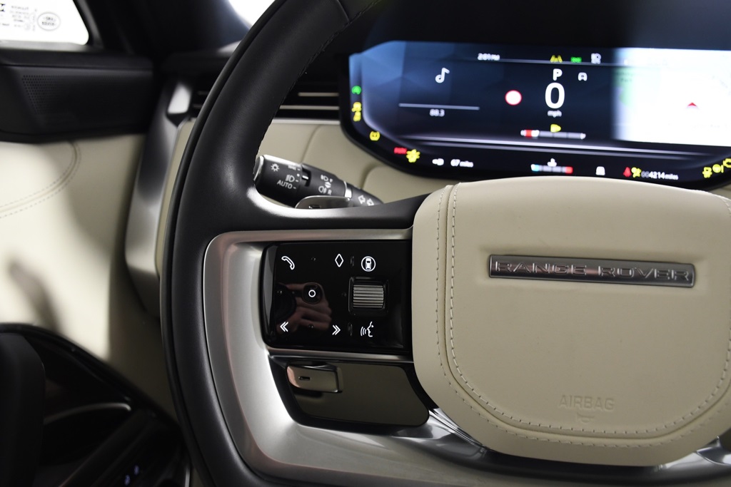 2025 Land Rover Range Rover SE photo 26