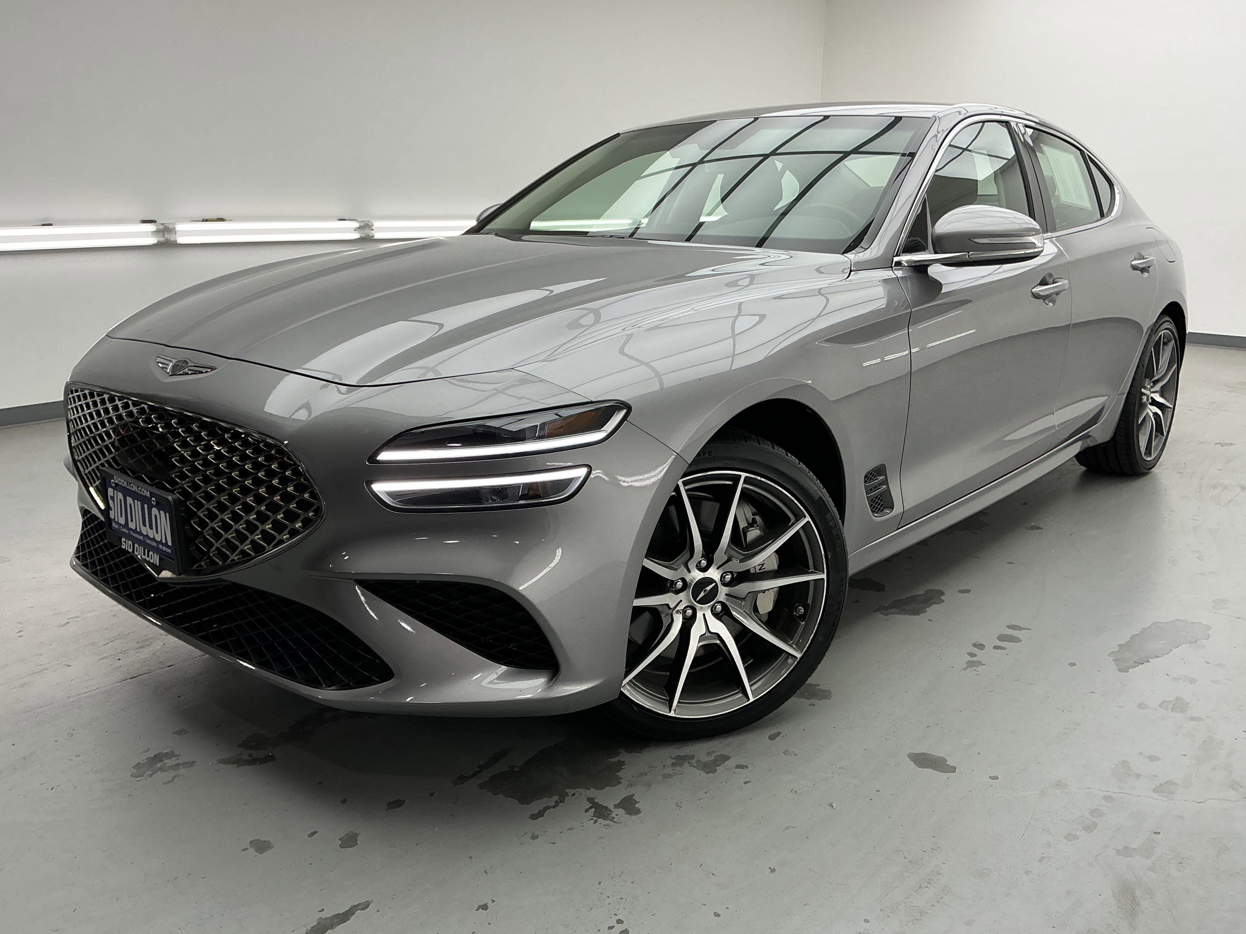 2025 GENESIS G70 Standard's photo