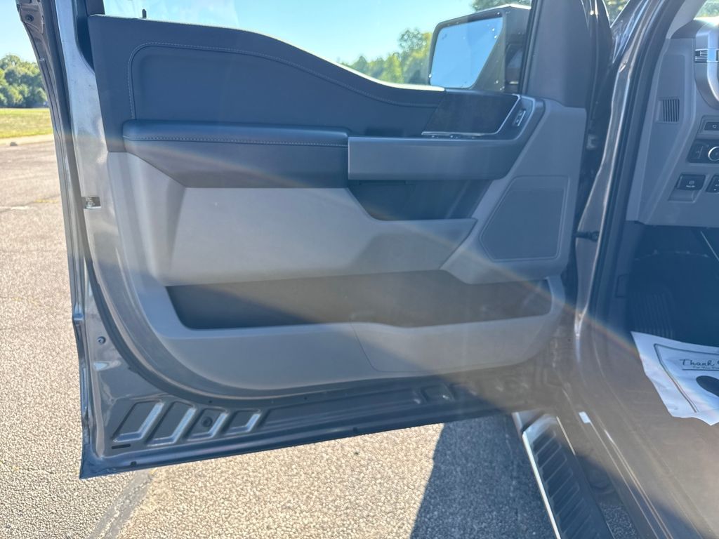 2022 Ford F-150 XLT photo 10
