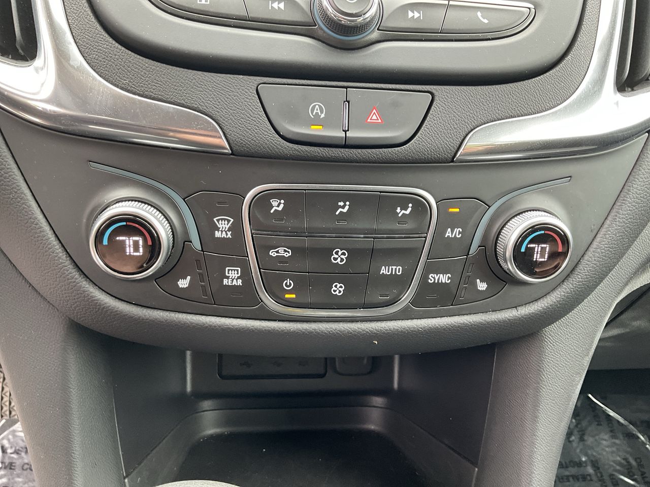 2024 Chevrolet Equinox LT photo 16