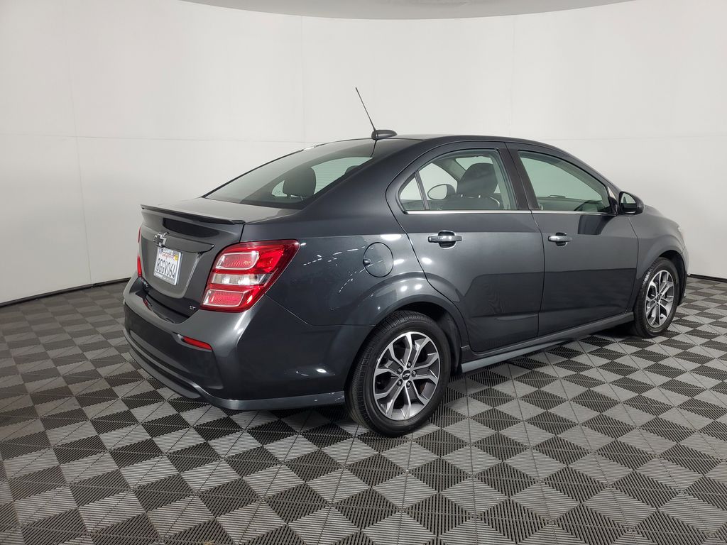 2018 Chevrolet Sonic LT photo 4
