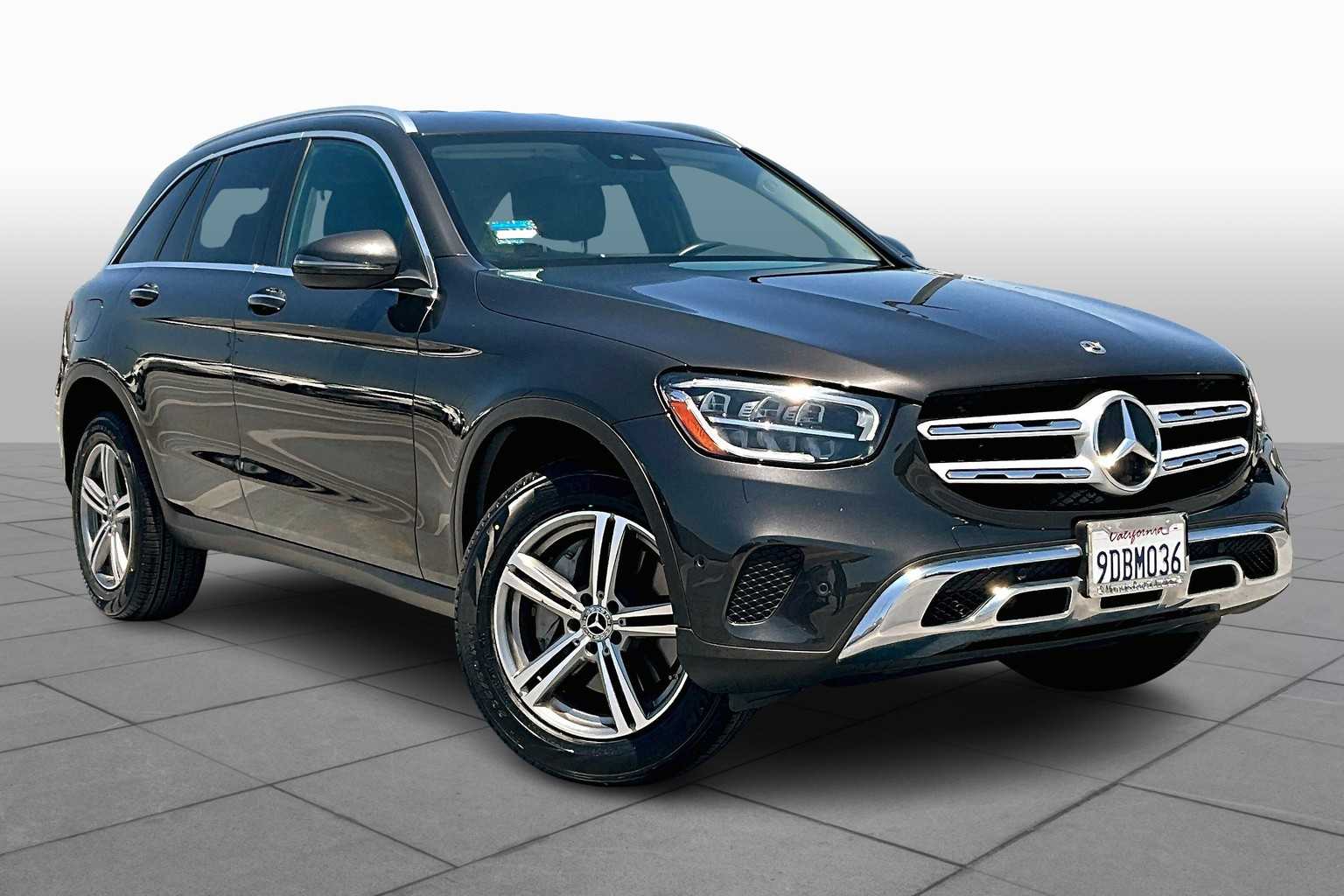 2022 Mercedes Benz GLC 300 photo 2