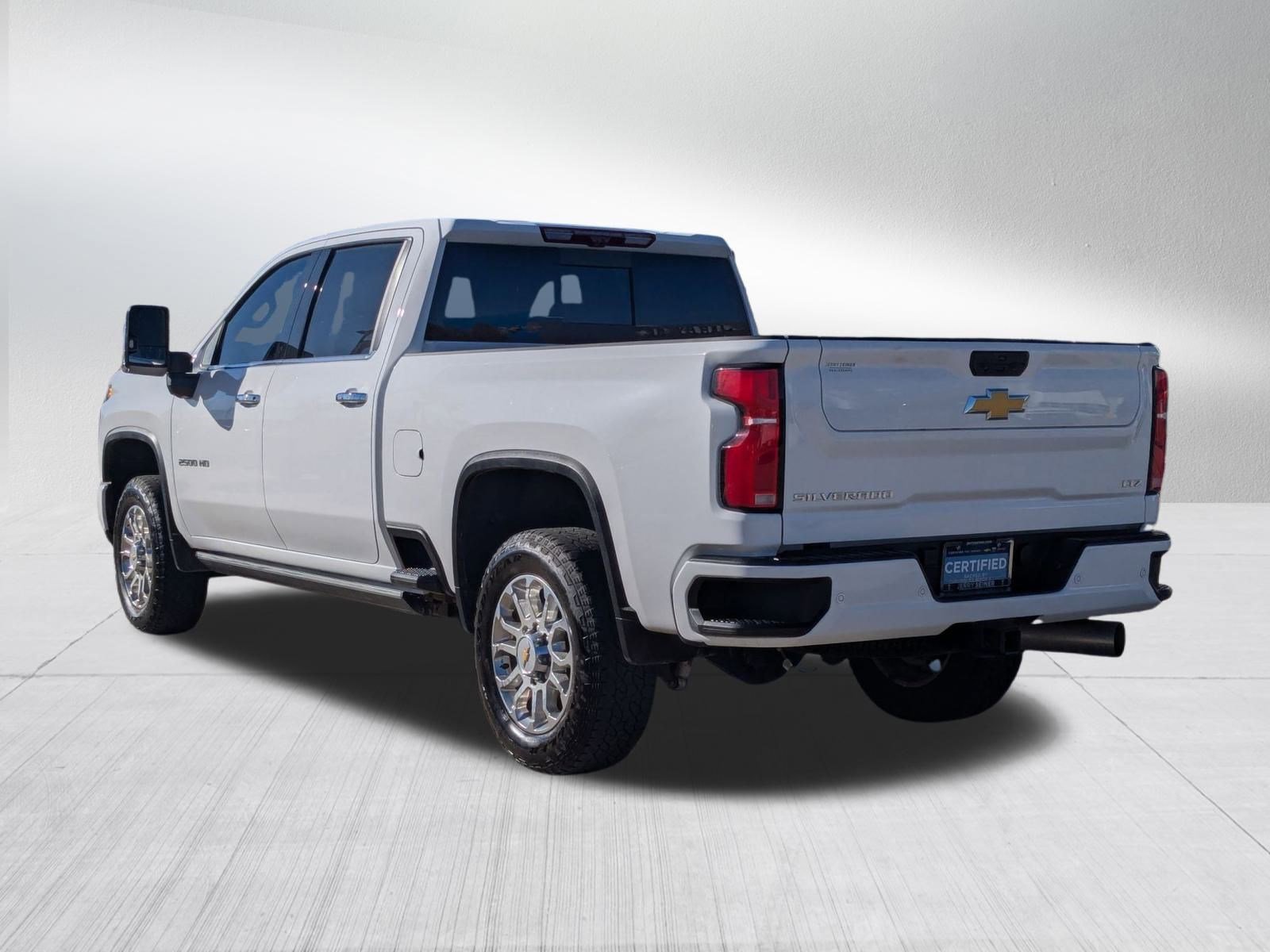 2025 Chevrolet Silverado 2500HD LTZ photo 3