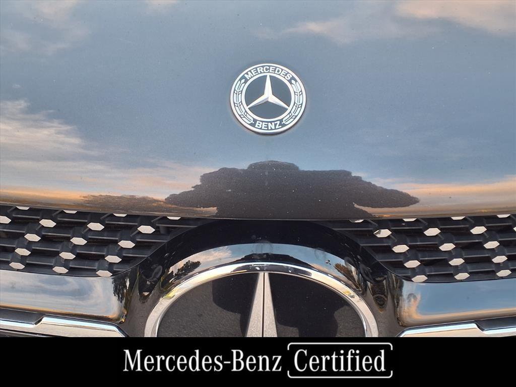 2022 Mercedes Benz GLC 300 photo 4