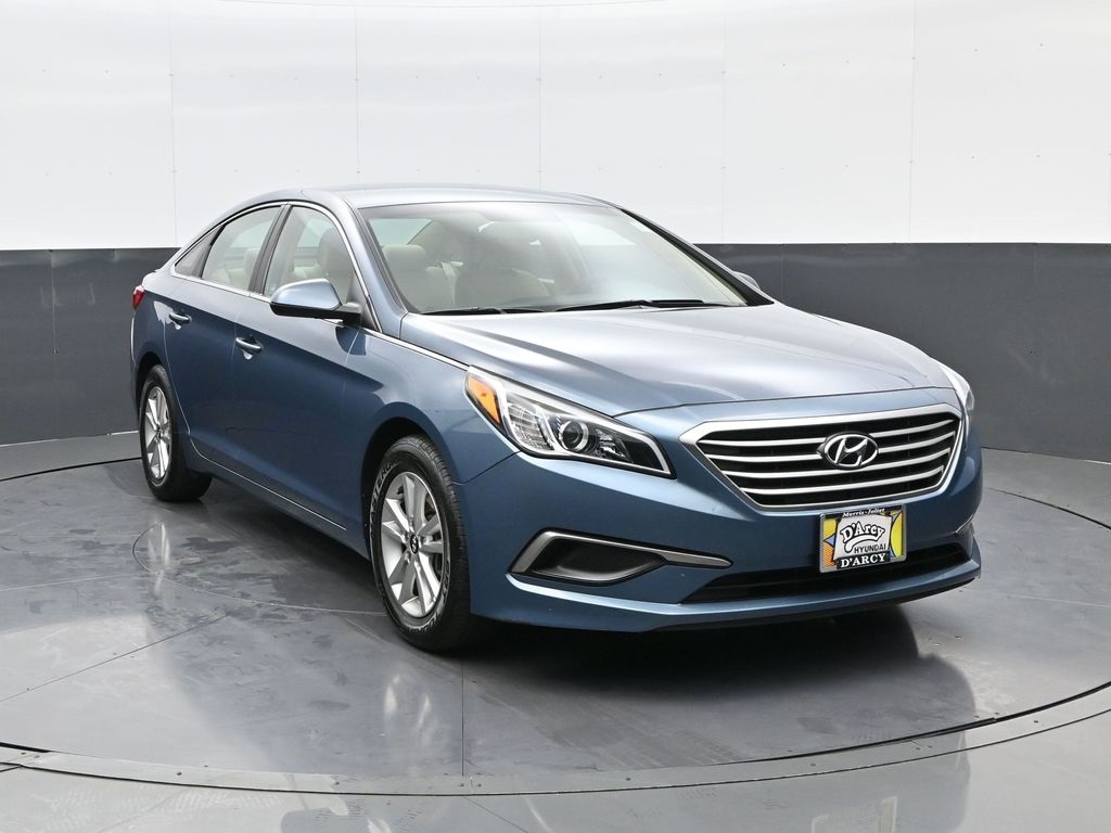 2016 Hyundai Sonata Base photo 2
