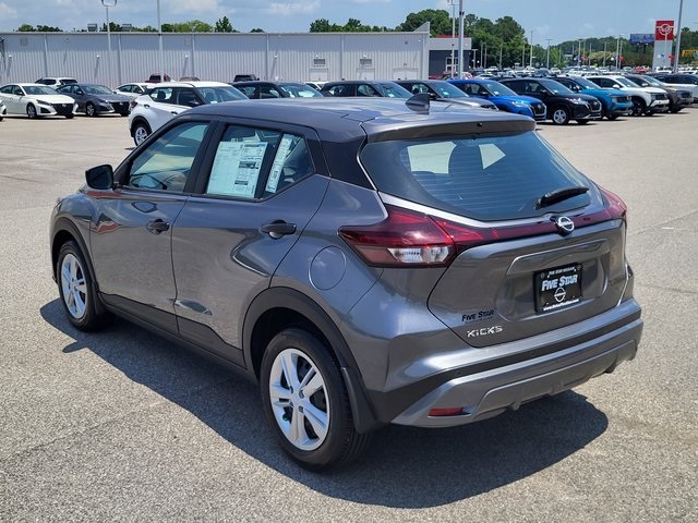 2025 Nissan Kicks Play S photo 4