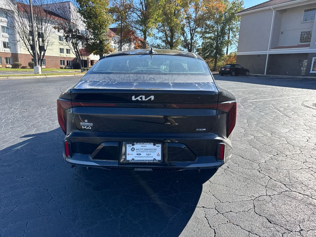 2025 Kia K4 GT-Line photo 4