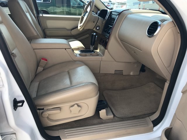 2006 Ford Explorer Eddie Bauer photo 9