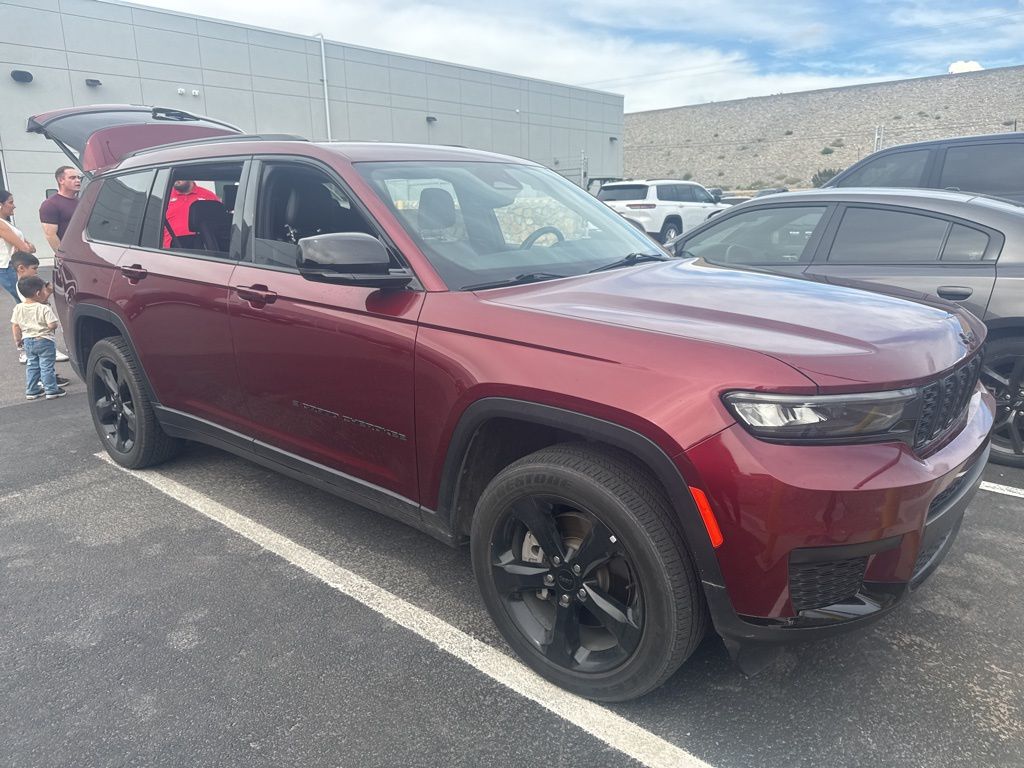 2021 Jeep Grand Cherokee Altitude photo 3