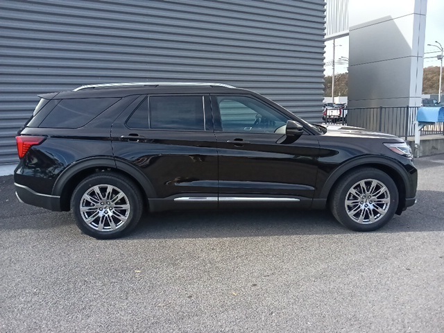 2026 Ford Explorer Platinum photo 2