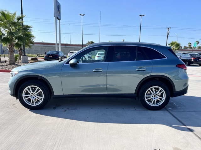 2026 Mercedes Benz GLC 300 4MATIC photo 3